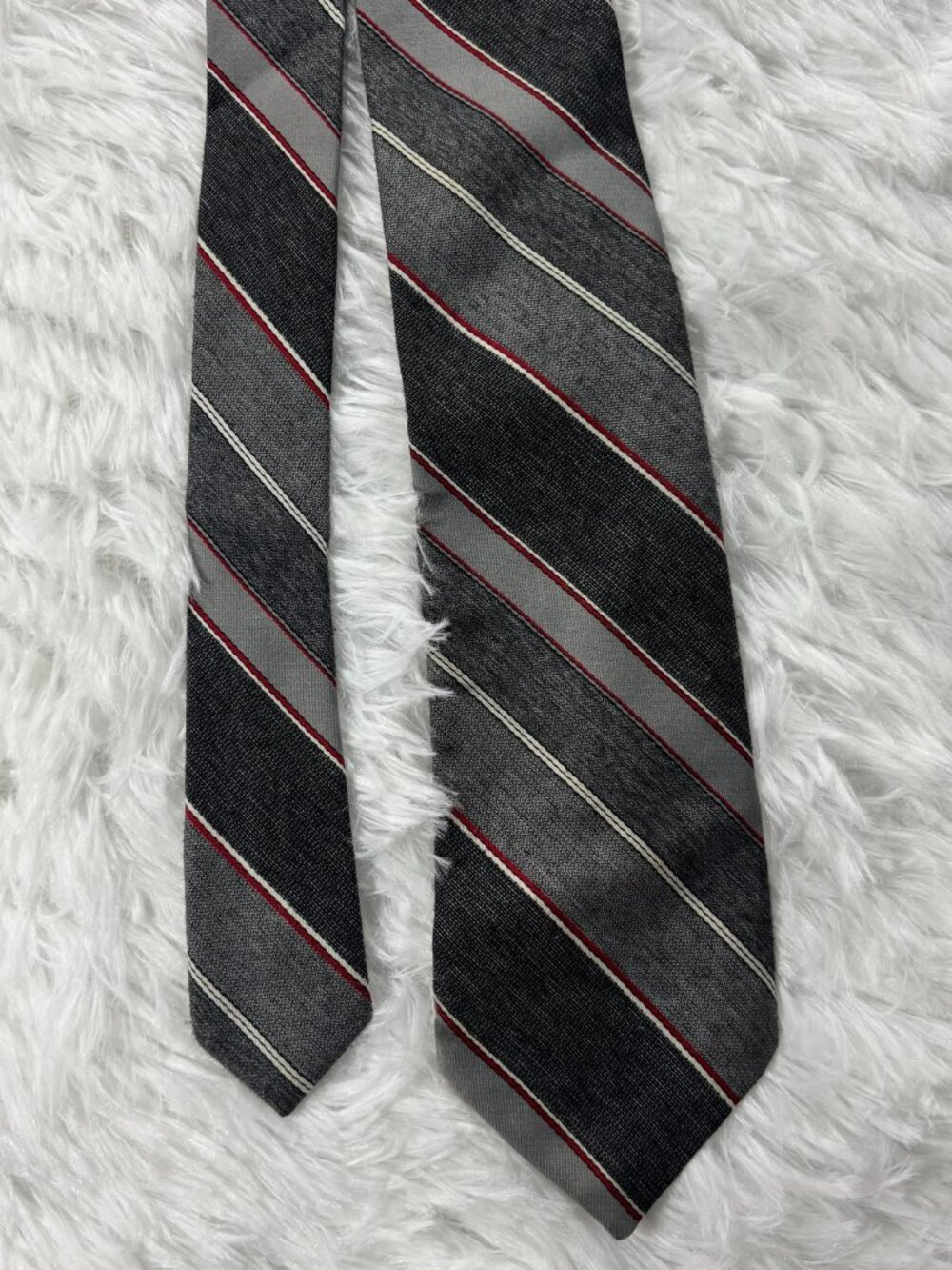 Vintage Dark Academia Textured Gray Red Diagonal Repp Stripe Tie 3.5x54